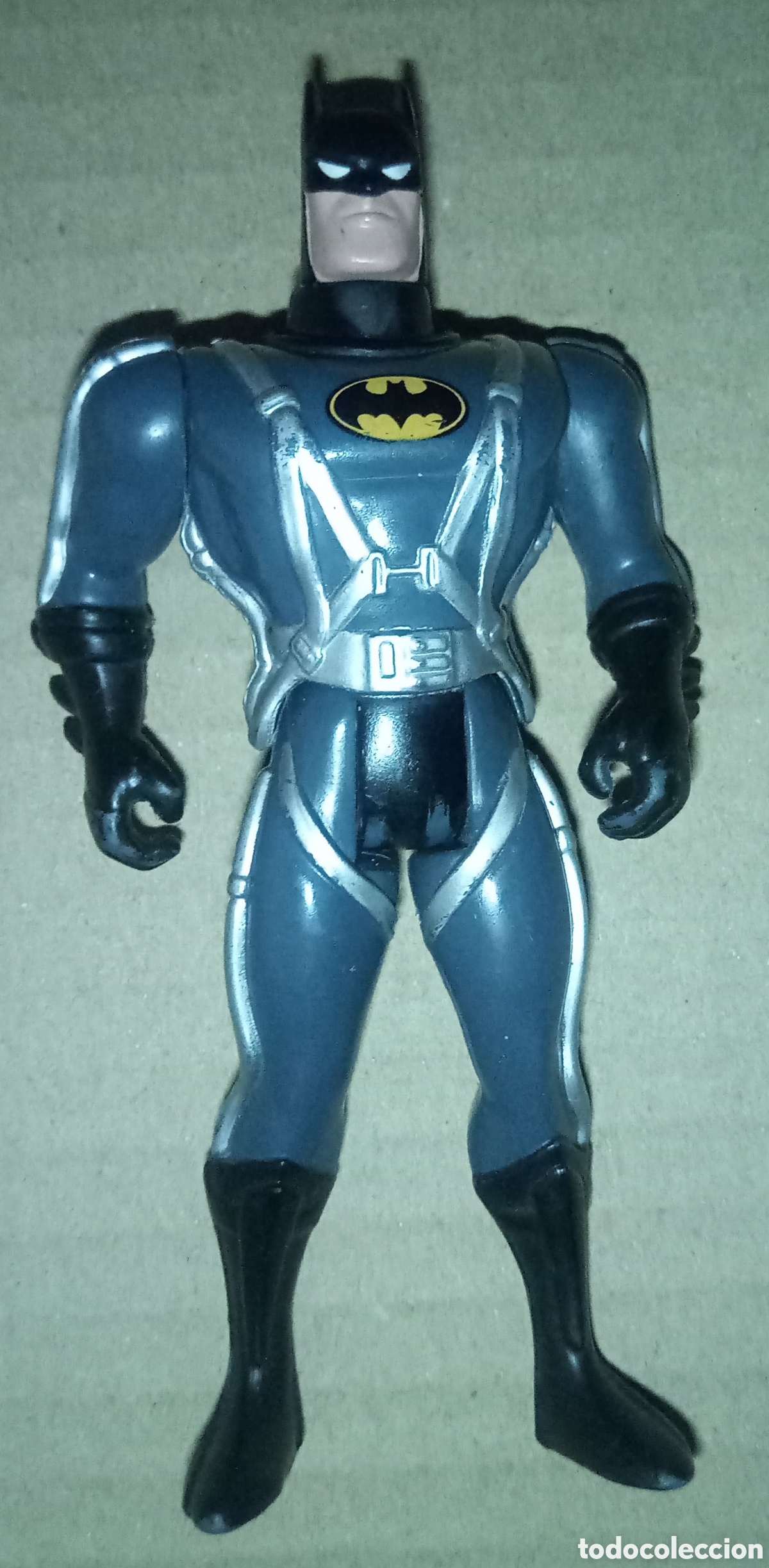 Figuras y mu&ntilde;ecos DC: Figura de acci&oacute;n articulada Batman y complementos - Foto 2