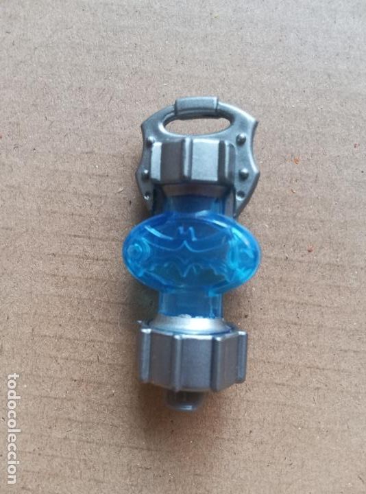 Figuras y mu&ntilde;ecos DC: ARMA ACCESORIO BATMAN. A IDENTIFICAR EL PERSONAJE, - Foto 1
