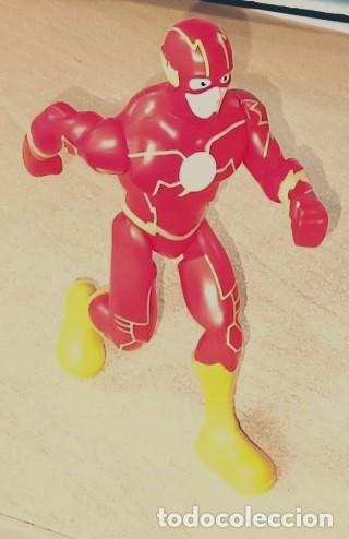Figuras y mu&ntilde;ecos DC: FIGURA ARTICULADA DE SUPERHEROE DC COMICS - FLASH - ALTURA 13 cms - Foto 2