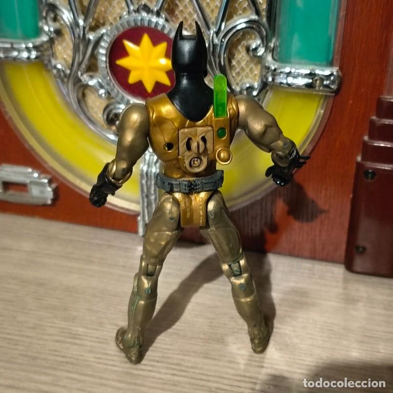 Figuras y mu&ntilde;ecos DC: FIGURA ARTICULADA BATMAN DC COMICS NEGRO Y DORADO - Foto 2