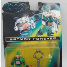 Figuras y Muñecos DC: FIGURA ENIGMA RIDDLER DE BATMAN FOREVER EN SU CAJA ORIGINAL 1995