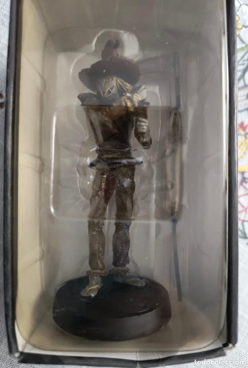 Figuras y mu&ntilde;ecos DC: FIGURA DE METAL DEL ESPANTAP&Aacute;JAROS - DC - Foto 1