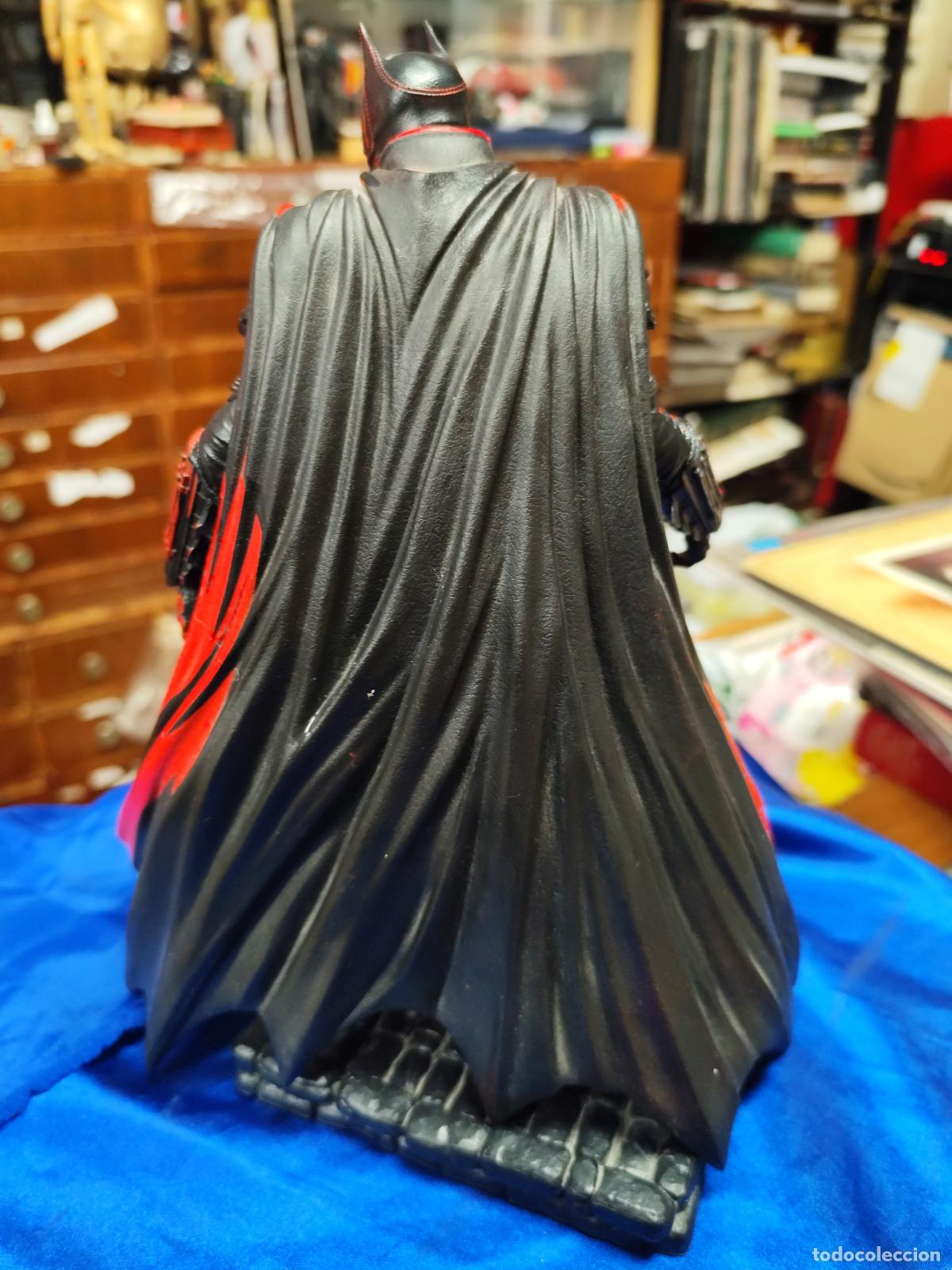 Figuras y mu&ntilde;ecos DC: Batman 30 cm (Rojo) - The Batman - McFarlane - Foto 7