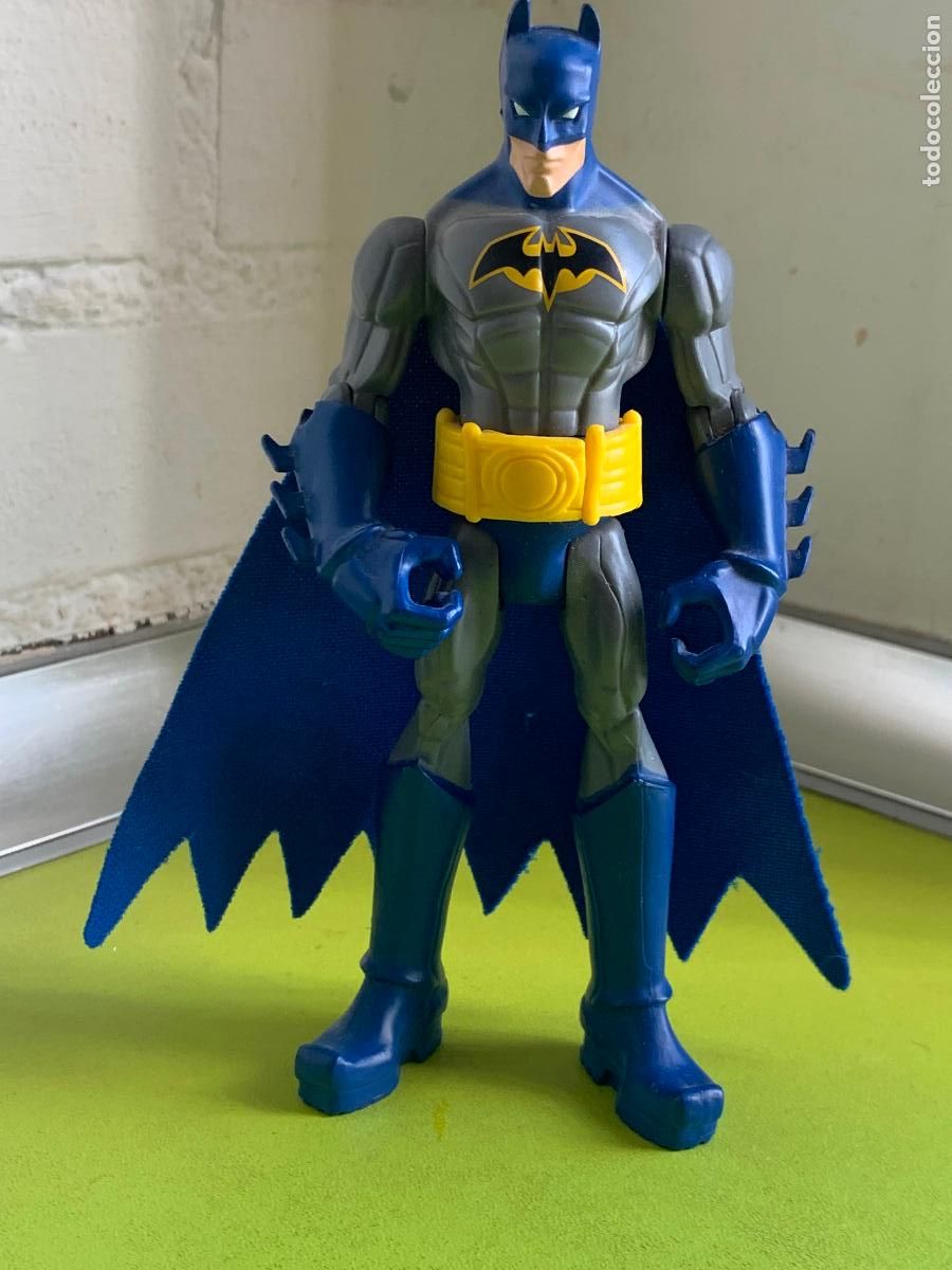 Figuras y mu&ntilde;ecos DC: Figura articulada batman mattel 2011 dc comics - Foto 1