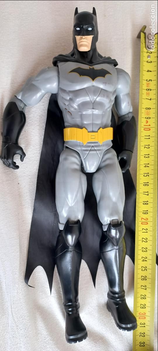 Figuras y mu&ntilde;ecos DC: FIGURA ARTICULADA 30CM BATMAN. 67800. DC comics - Foto 1
