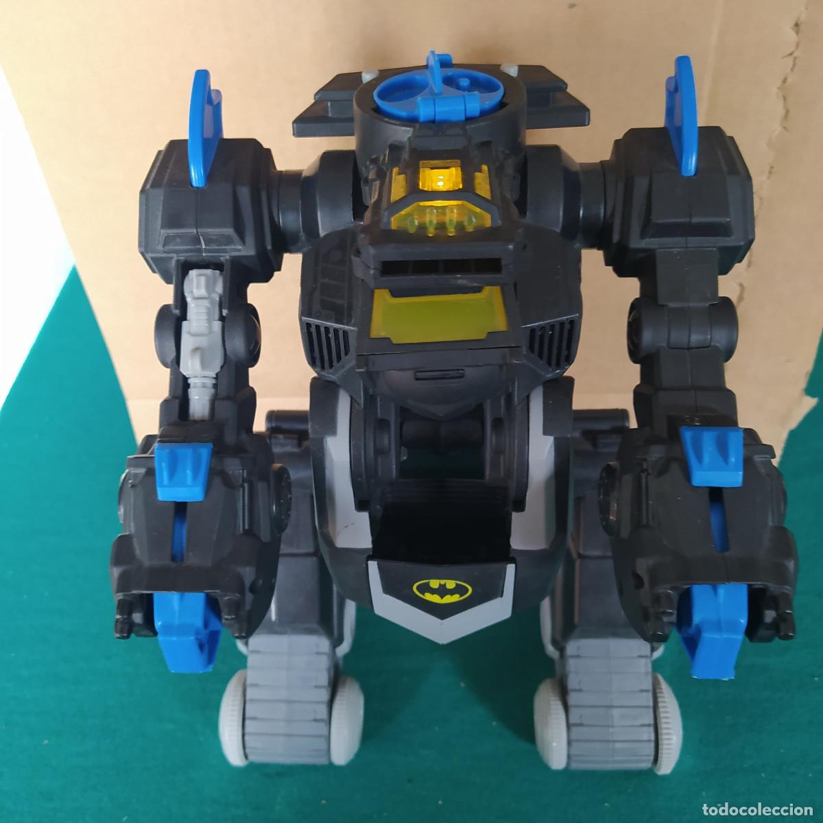 Figuras y mu&ntilde;ecos DC: Imaginext DC Super Friends Remote Control Transforming Batbot - Foto 3