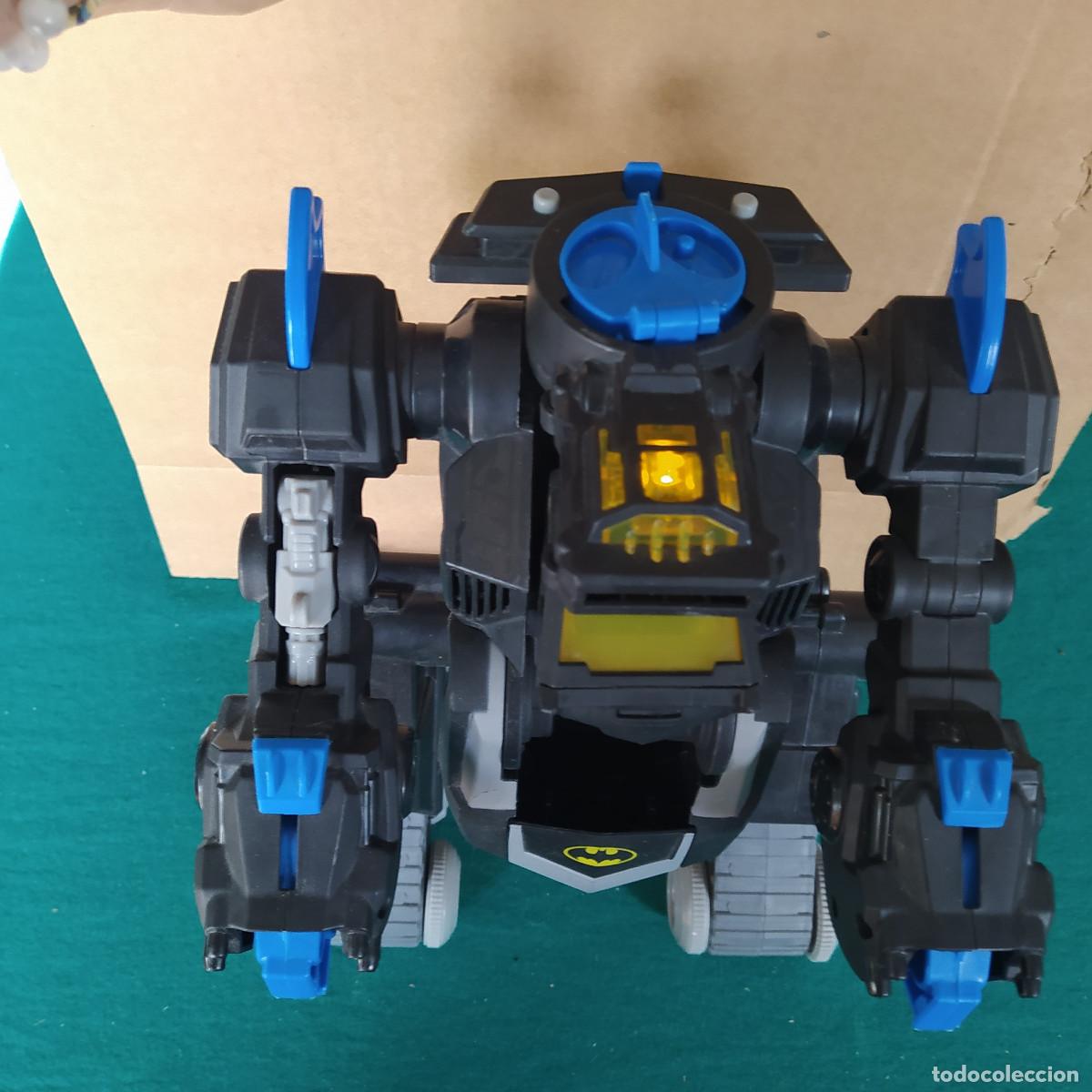 Figuras y mu&ntilde;ecos DC: Imaginext DC Super Friends Remote Control Transforming Batbot - Foto 4