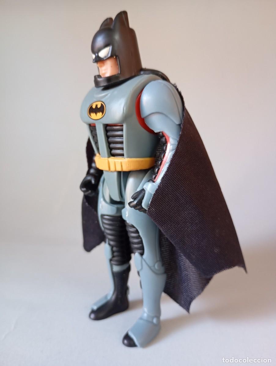 Figuras y mu&ntilde;ecos DC: BATMAN ANIMATED BRUCE WAYNE ARMOR BATMAN KENNER 1993 - Foto 3