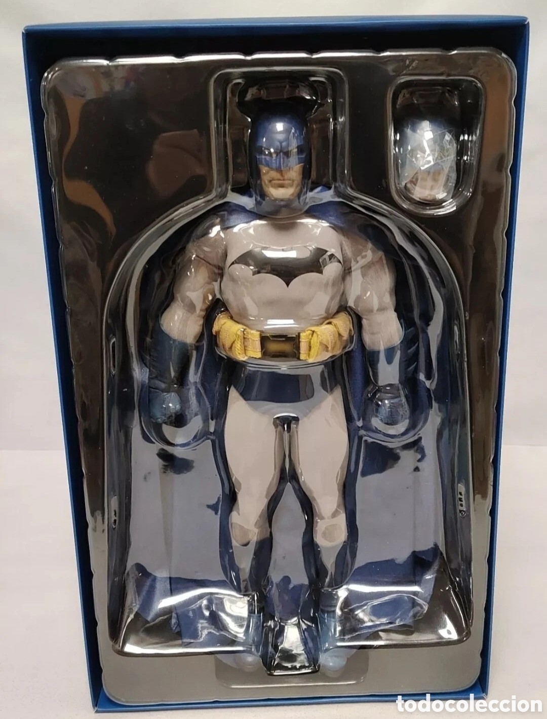 Figuras y mu&ntilde;ecos DC: Batman Sixth Scale Versi&oacute;n Comic Sideshow - Foto 3
