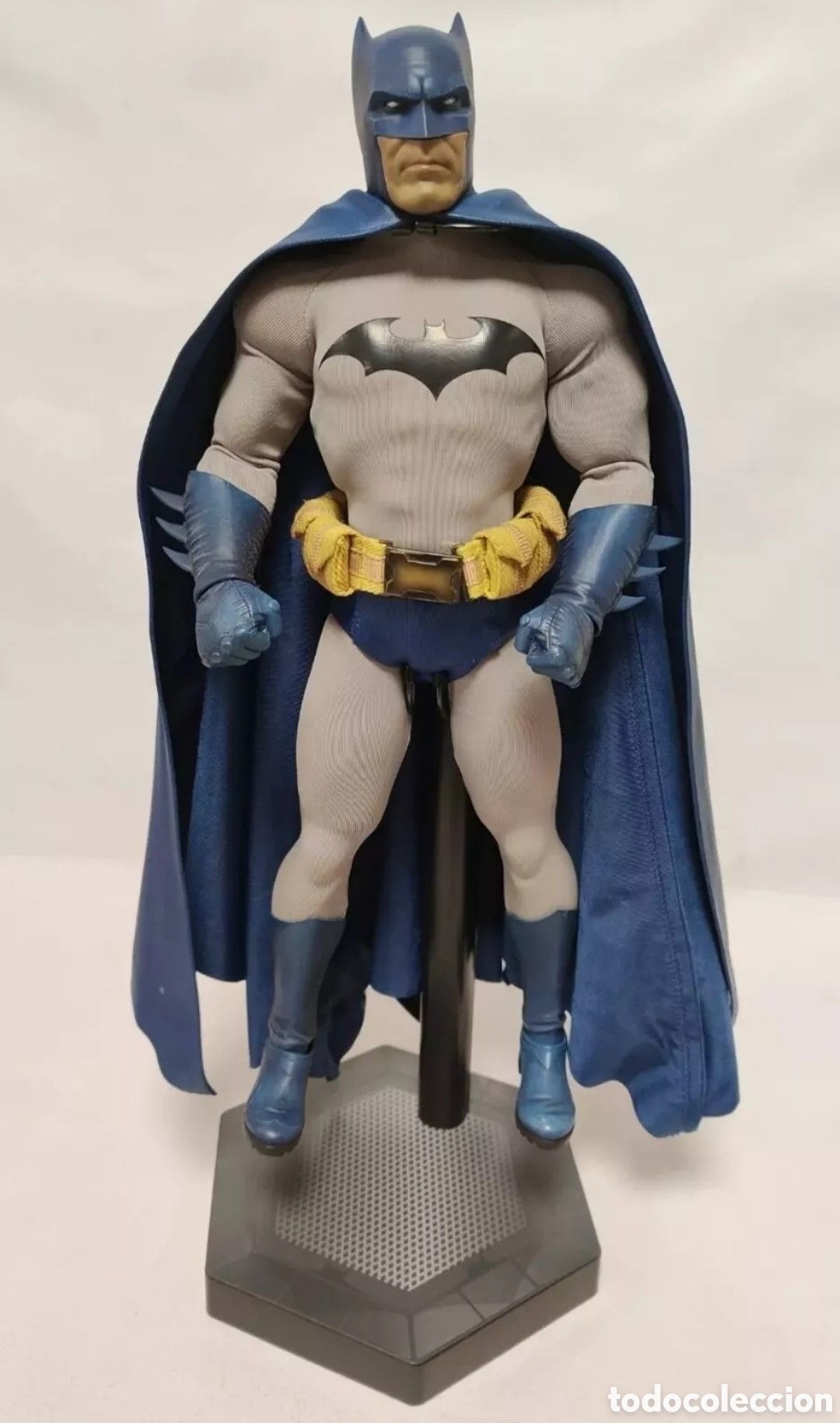 Figuras y mu&ntilde;ecos DC: Batman Sixth Scale Versi&oacute;n Comic Sideshow - Foto 5