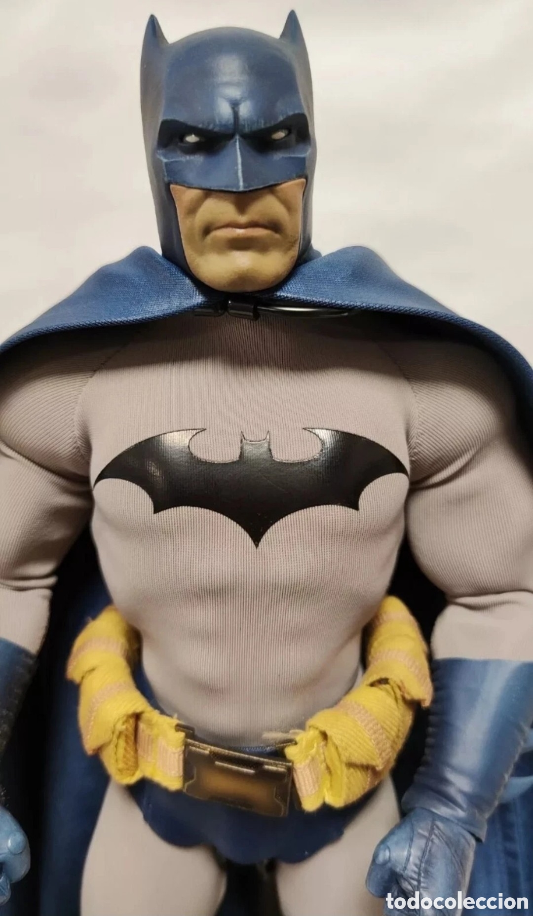 Figuras y mu&ntilde;ecos DC: Batman Sixth Scale Versi&oacute;n Comic Sideshow - Foto 1