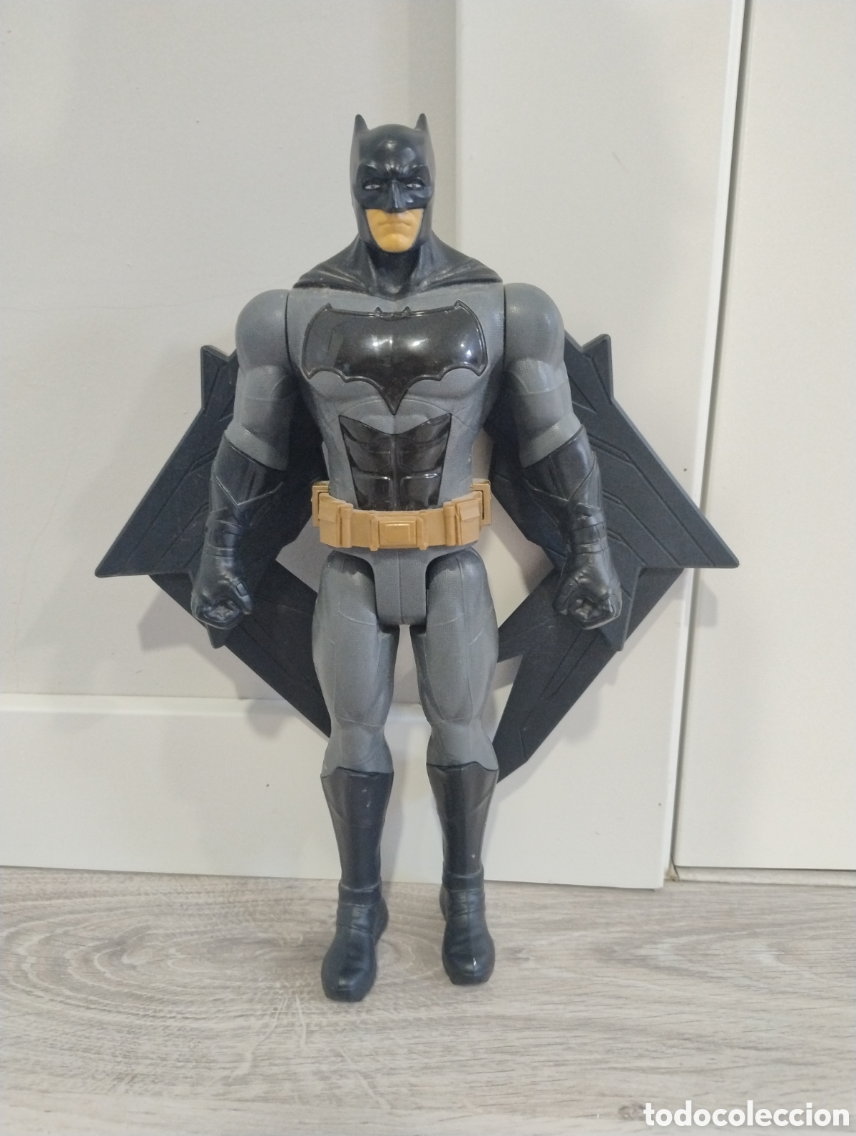 Figuras y mu&ntilde;ecos DC: Figura Batman DC con alas extensible con mecanismo - Foto 2