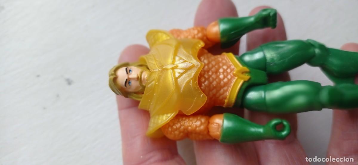 Figuras y mu&ntilde;ecos DC: figura de acci&oacute;n AQUAMAN articulada y de DC Comic - Foto 2