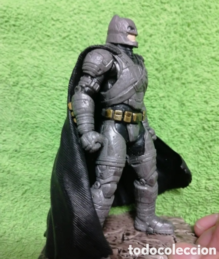 Figuras y mu&ntilde;ecos DC: Figura Batman del 2015 - Foto 6