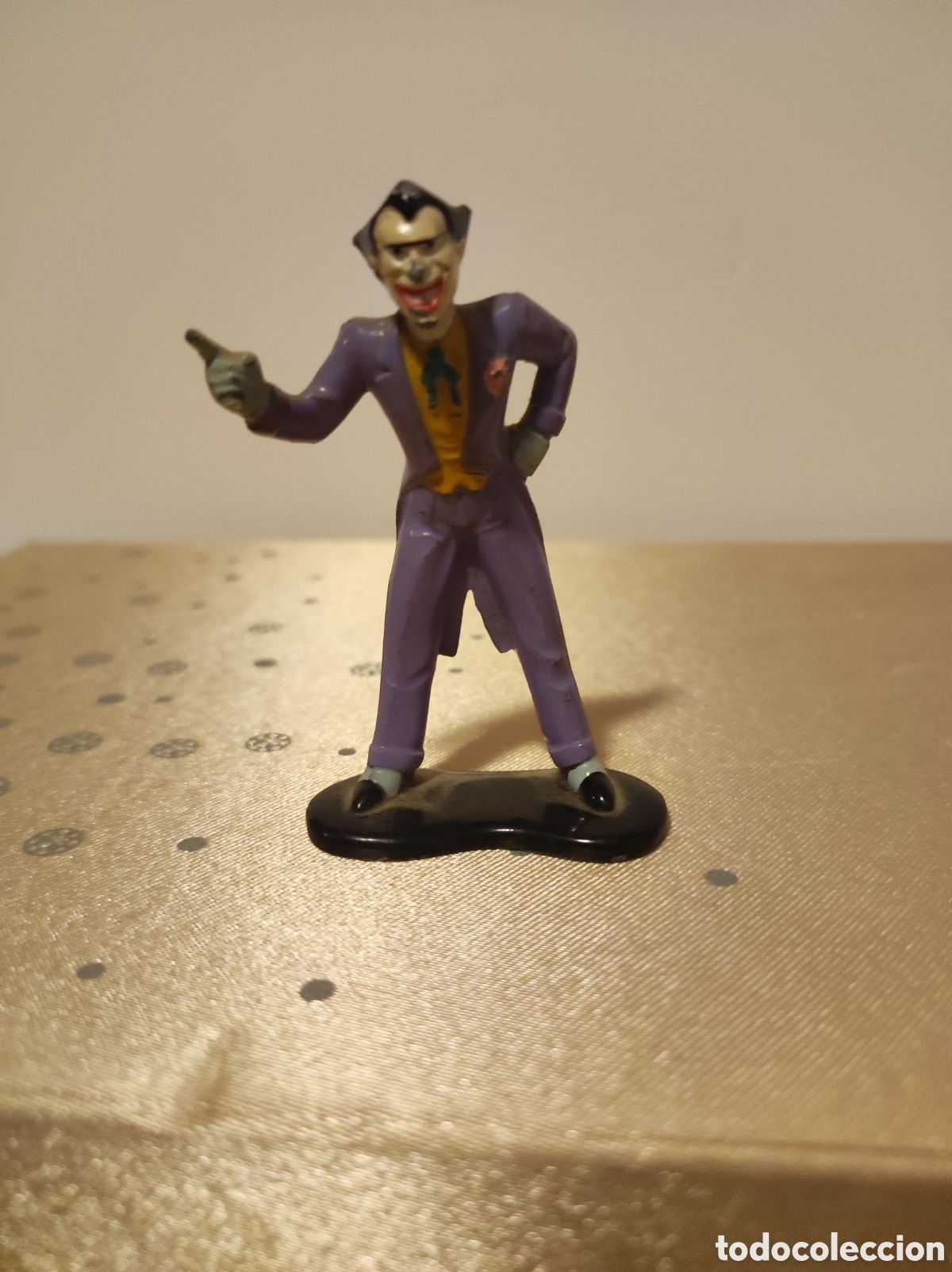 Figuras y Mu&ntilde;ecos DC: Figura met&aacute;lica El Joker