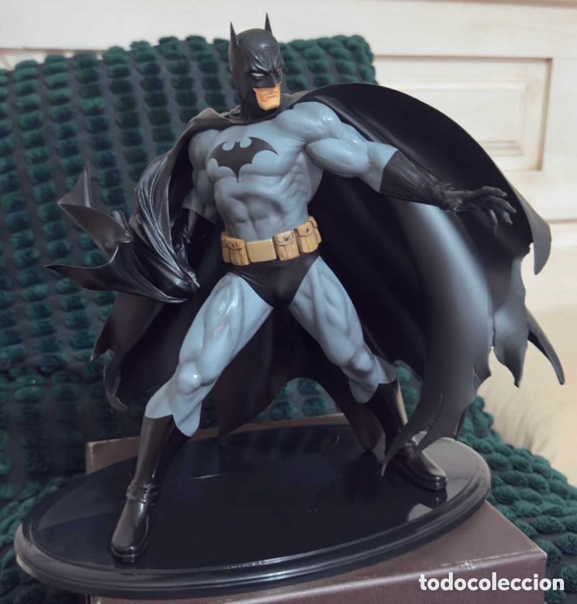 Figuras y Mu&ntilde;ecos DC: Figura Batman ARTFX Black Costume