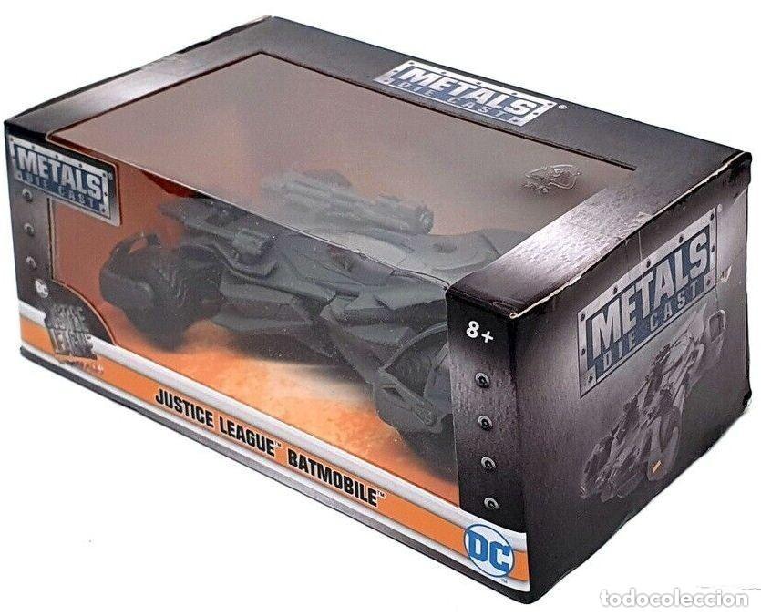 Figuren von DC: Coche BATMAN Justice League BATMOBILE DC Comics 1:32 die-cast metal car 1/32 robin joker jada
