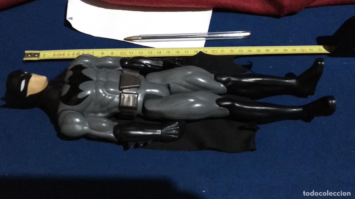 Figuras y mu&ntilde;ecos DC: figura articulada de Batman 30 cms. 2016 Mattel. DC Comics