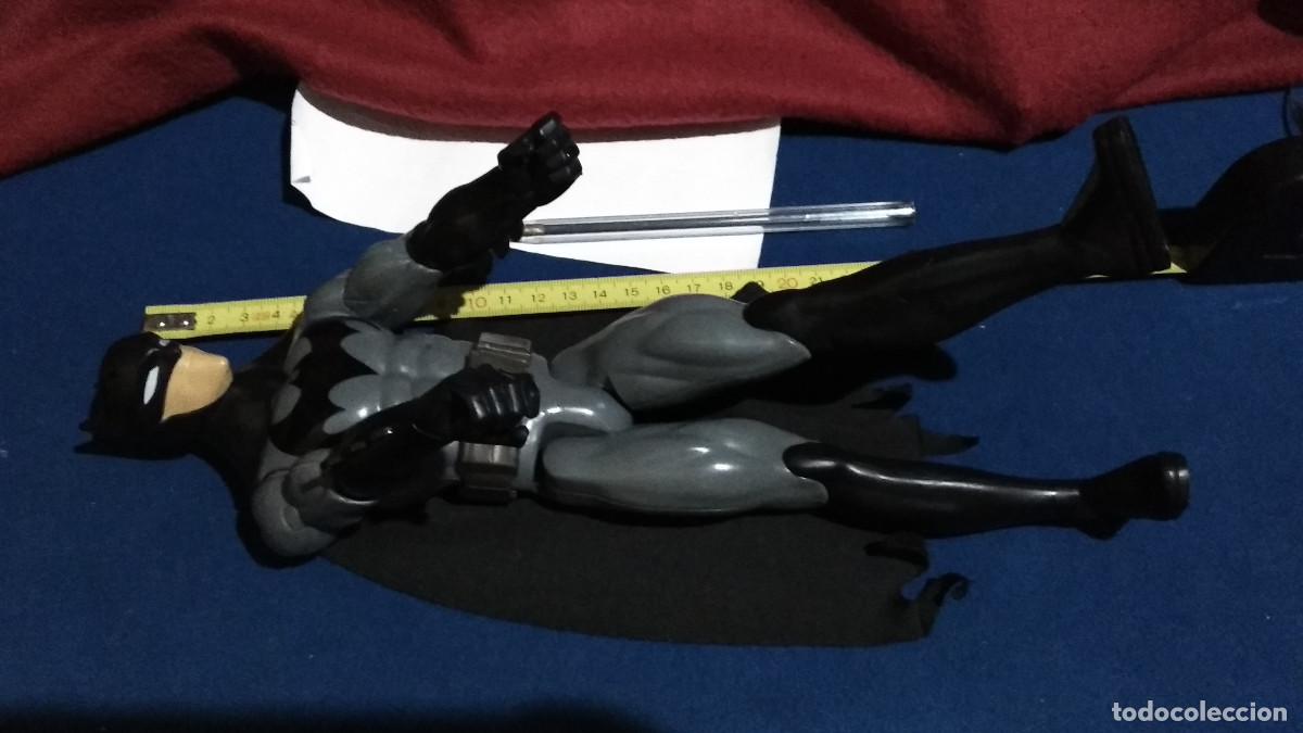 Figuras y mu&ntilde;ecos DC: figura articulada de Batman 30 cms. 2016 Mattel. DC Comics - Foto 2