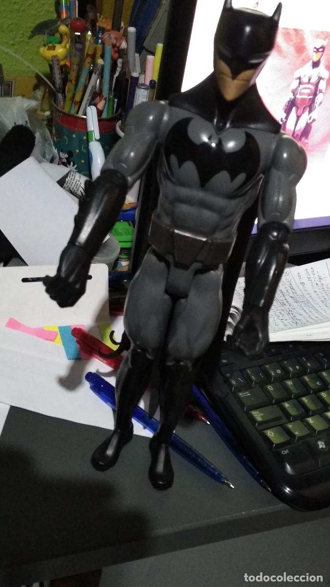 Figuras y mu&ntilde;ecos DC: figura articulada de Batman 30 cms. 2016 Mattel. DC Comics - Foto 3