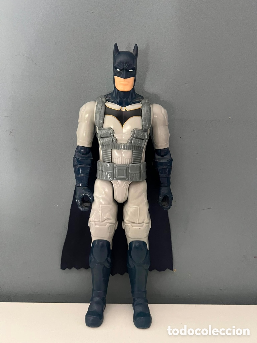 Figuras y mu&ntilde;ecos DC: Figura Batman True-Moves series 30 cm
