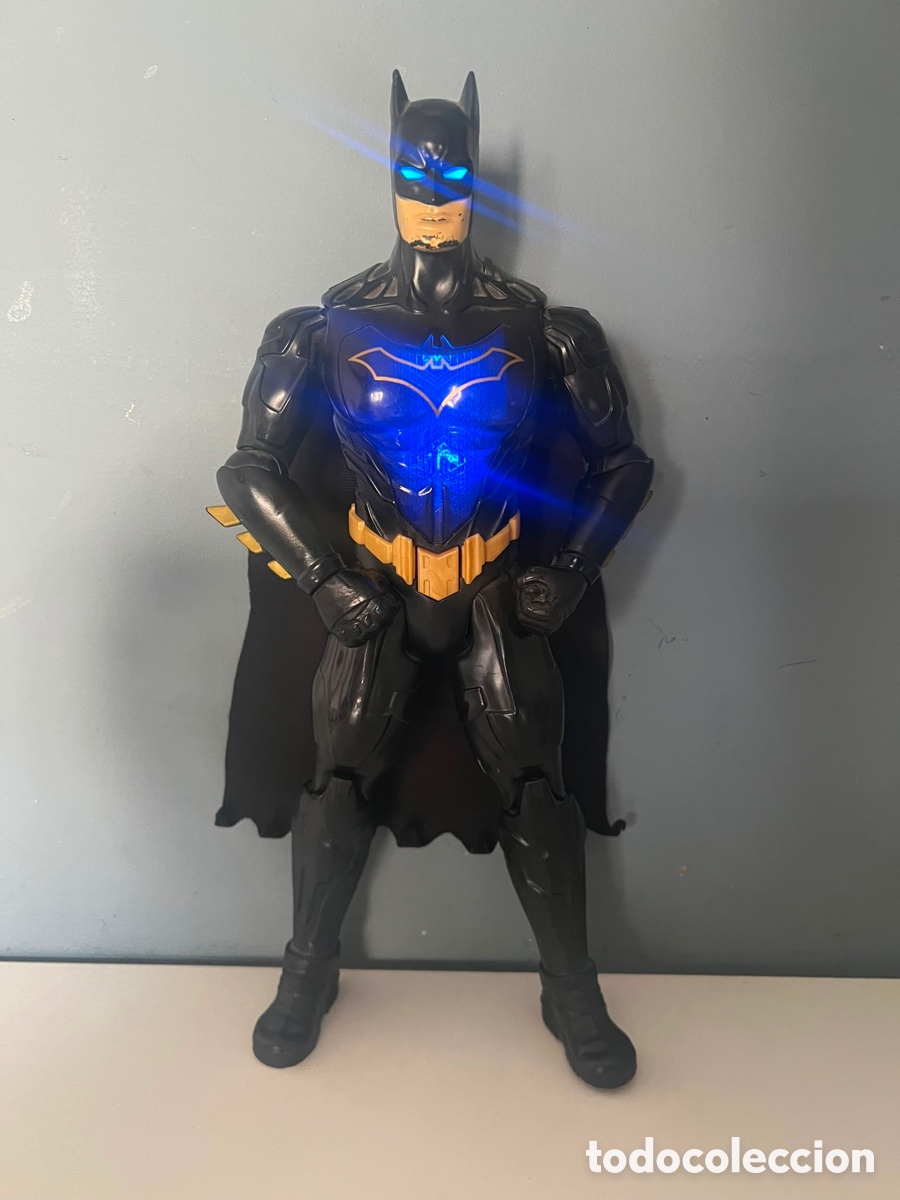 Figuras y mu&ntilde;ecos DC: Figura Batman lujo True-Moves 30 cm
