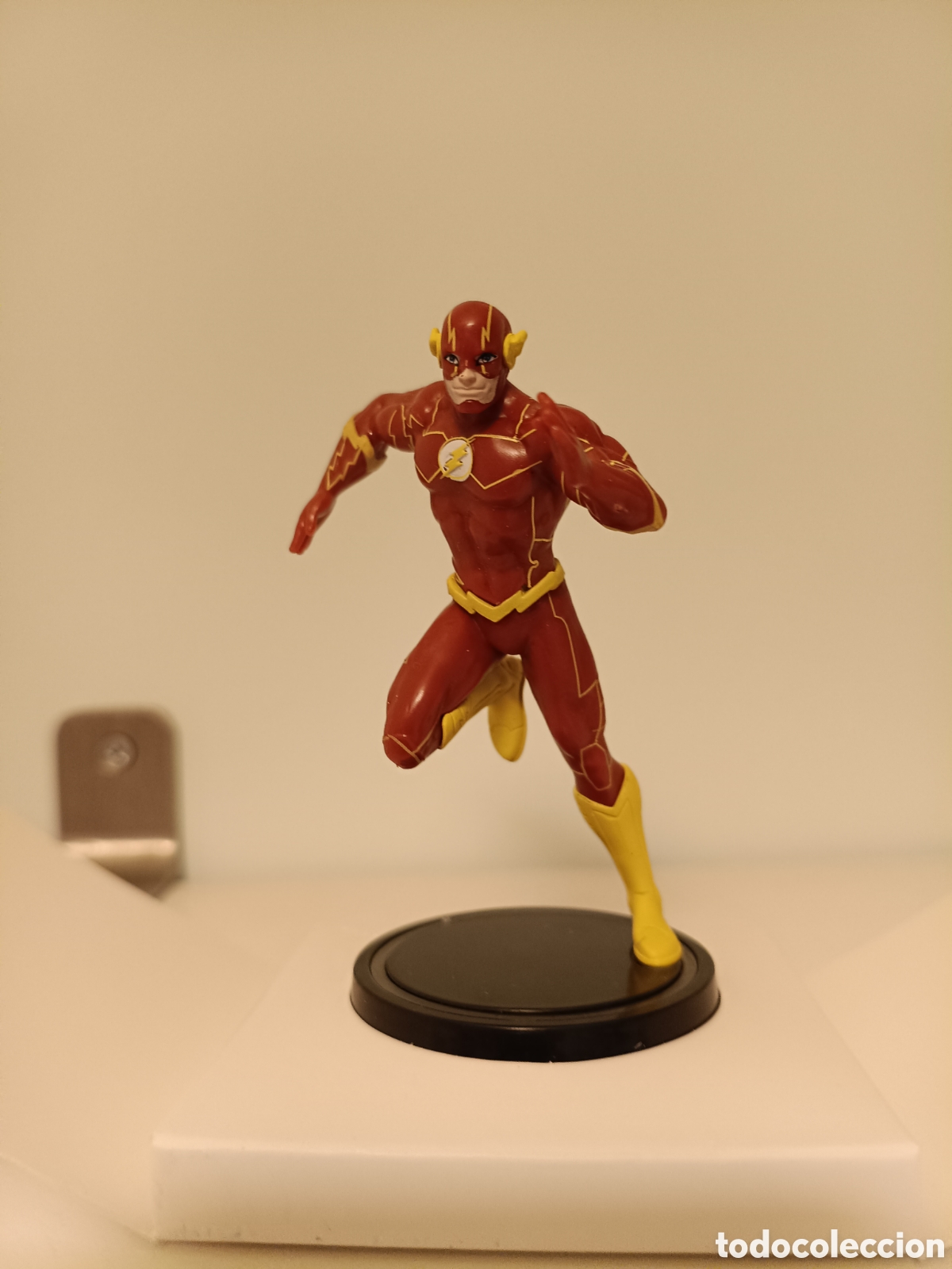 Figuras y mu&ntilde;ecos DC: Figura The Flash 11 Cm DC comics iluminaci&oacute;n LED