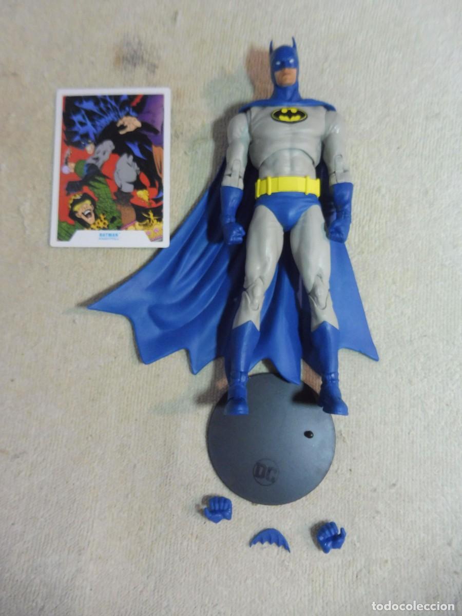 Figuras y mu&ntilde;ecos DC: Figura DC Multiverso Batman (Knightfall) gris/azul, McFarlane Toys 2024