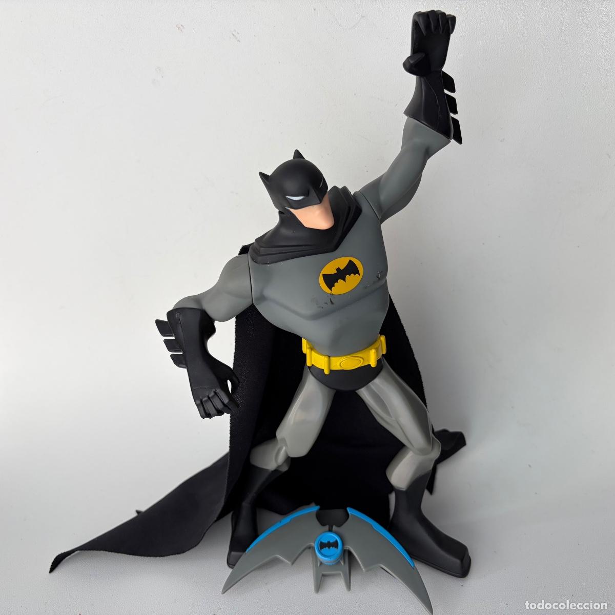 Figuras y mu&ntilde;ecos DC: figura Batman The Batman Mattel 2004 con Batarang