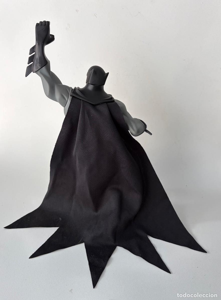 Figuras y mu&ntilde;ecos DC: figura Batman The Batman Mattel 2004 con Batarang - Foto 5