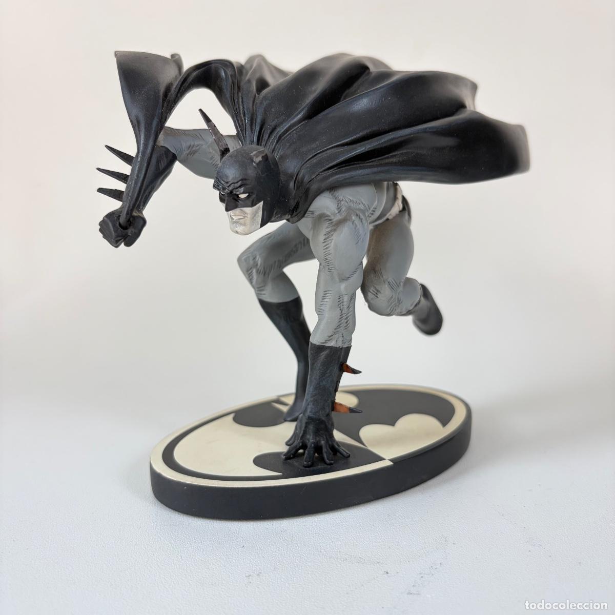 Figuras y mu&ntilde;ecos DC: figura estatua Batman Black and White Joe Kubert DC Direct