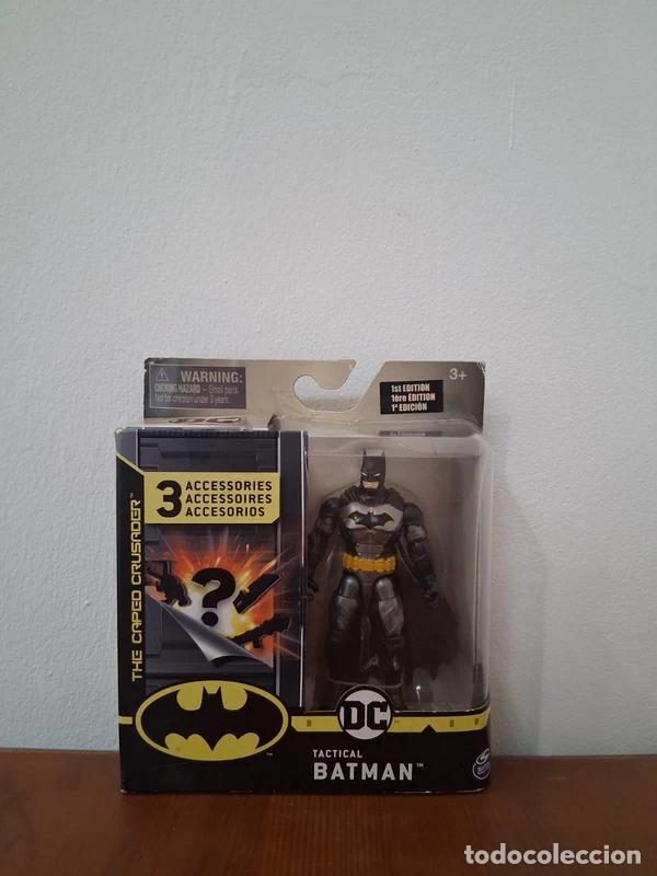Figuras y mu&ntilde;ecos DC: FIGURA TACTICAL BATMAN 1ST EDITION - THE CAPED CRUSADER 4&rdquo; - SPIN MASTER (EN CAJA)