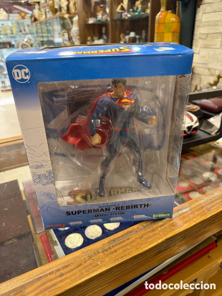Figuras y mu&ntilde;ecos DC: Bonita figura de superman DC edici&oacute;n limitada