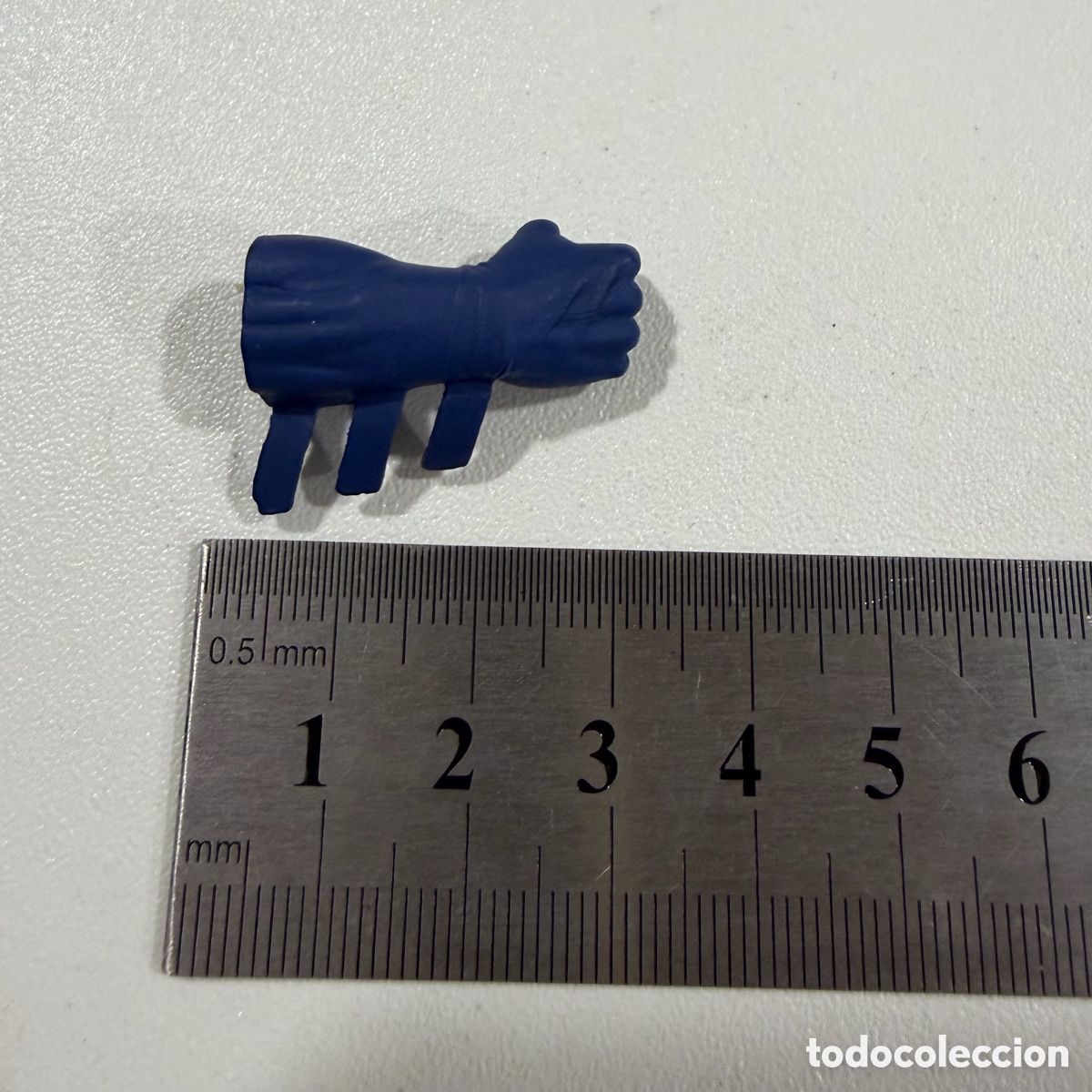 Figuras y mu&ntilde;ecos DC: brazo mano guante azul batman hush serie 1 dc direct 2004