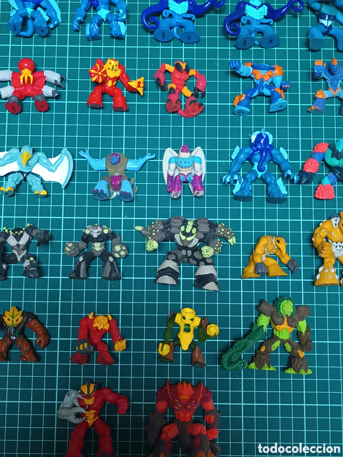 Figuras y mu&ntilde;ecos Gormiti: Lote 26 Gormiti colecci&oacute;n - Foto 1
