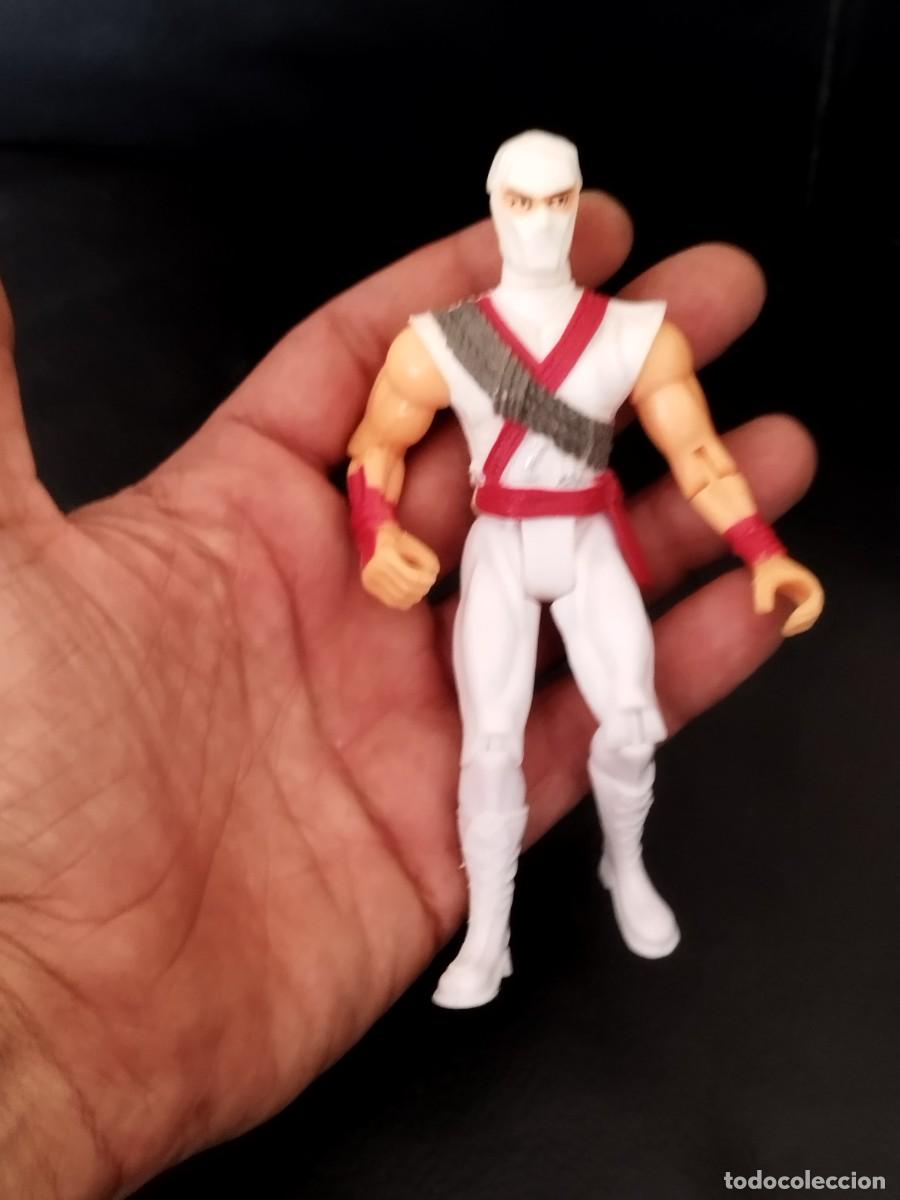 Figuras y mu&ntilde;ecos Gormiti: Figura de acci&oacute;n ninja vestido de blanco. Storm Shadow. G.I. Joe de Hasbro.