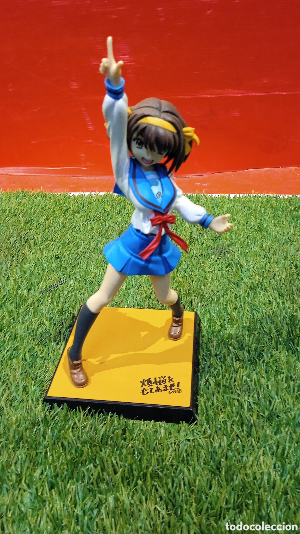 Figuras y Mu&ntilde;ecos Manga: FIGURA EN PVC HARUHI SUZUMIYA.25 CM.CON PEDESTAL.