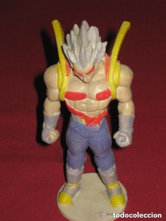 Figuras y Mu&ntilde;ecos Manga: FIGURA DE DRAGON BALL - VEGATA CON BABY FUSIONADOS - tiene las solapas rotas en las esquinas