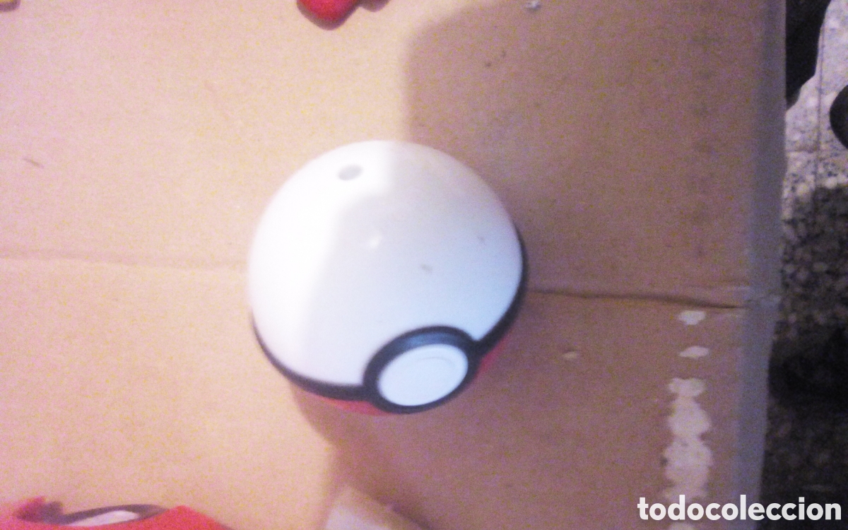 Figuras y mu&ntilde;ecos Manga: Bola PokeBall. TM & &reg; Nintendo. &copy; 2007 Pok&eacute;mon. Contiene 3 figuras.