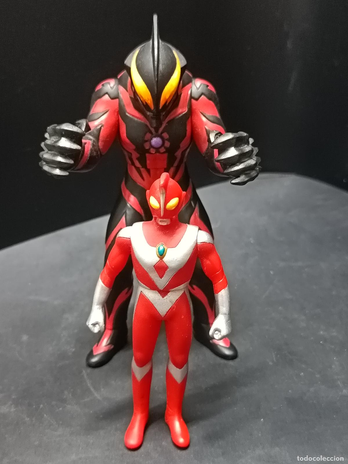 Figuras y mu&ntilde;ecos Manga: ULTRAMAN VS. ULTRAMAN BELIAL. Bandai 2009. Miden 16 y 12 cent&iacute;metros. Sofubi