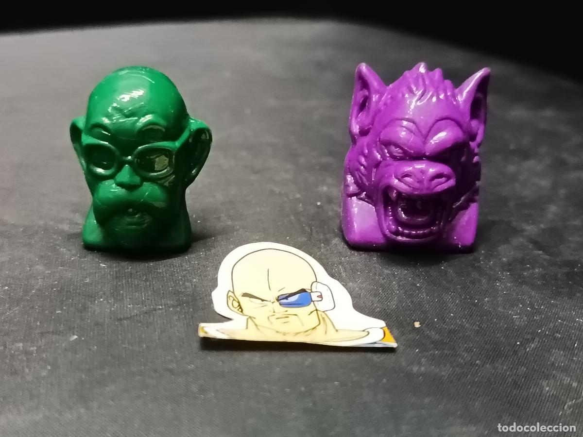 Figuras y mu&ntilde;ecos Manga: 2 GOGOS y pegatina de DRAGON BALL Z. Bandai 2009. Miden 5 cent&iacute;metros. Crazy Bones DBZ