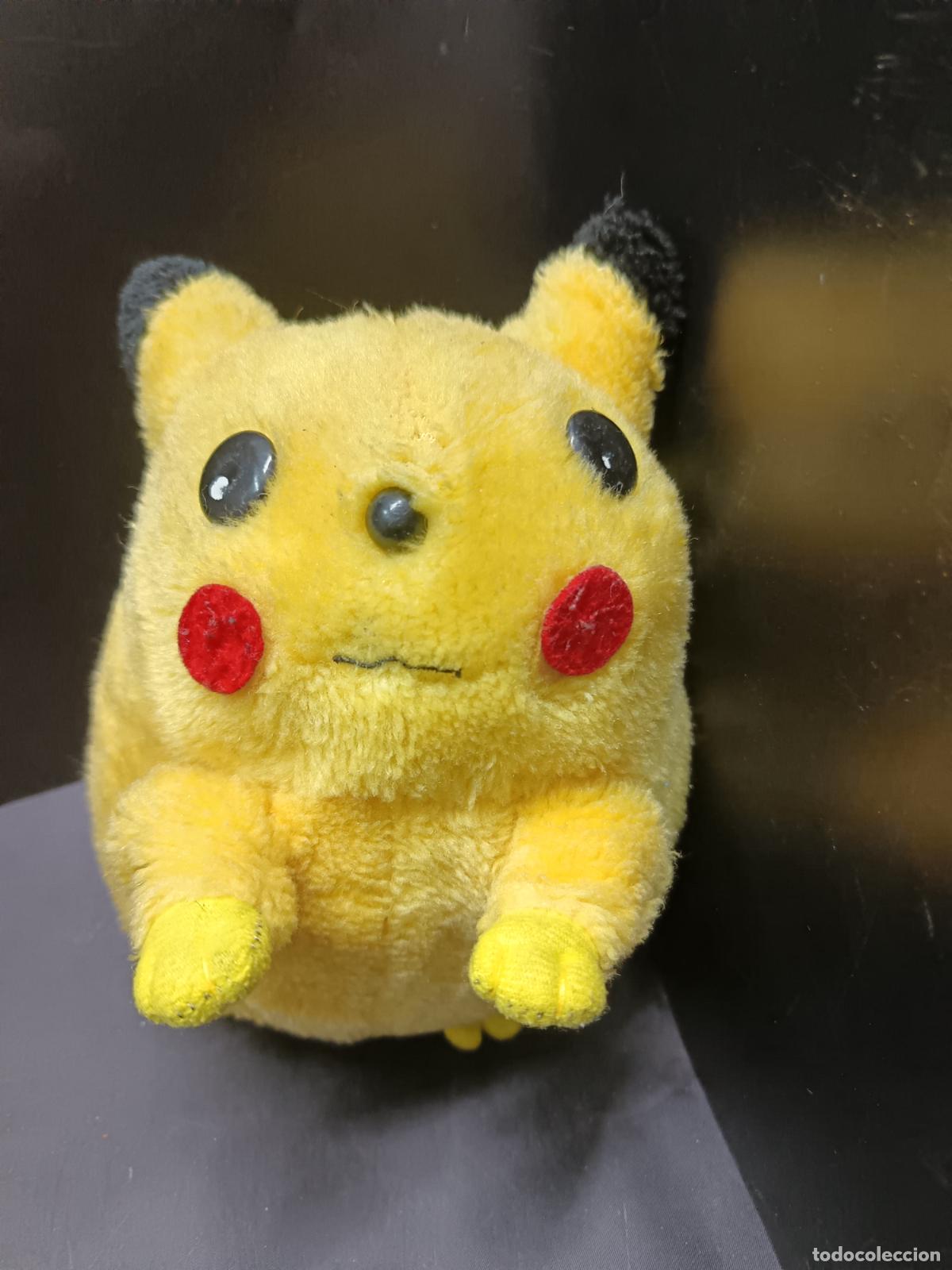 Figure e Bambolotti Manga: PIKACHU Gordo. Peluche POKEMON 30cm. Antiguo principio de los 2000.