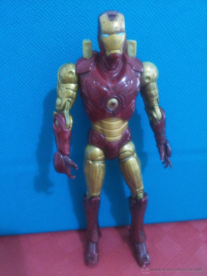 figura articulada iron man