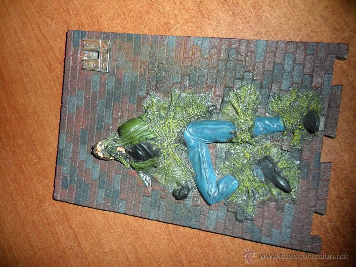 Figuras y mu&ntilde;ecos Marvel: FIGURA MARVEL DE PERSONAJE DE SPIDERMAN PEGADO A LA PARED CON TELARA&Ntilde;AS - Foto 5
