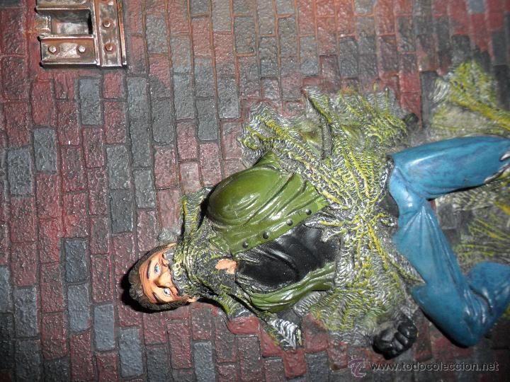 Figuras y mu&ntilde;ecos Marvel: FIGURA MARVEL DE PERSONAJE DE SPIDERMAN PEGADO A LA PARED CON TELARA&Ntilde;AS - Foto 7