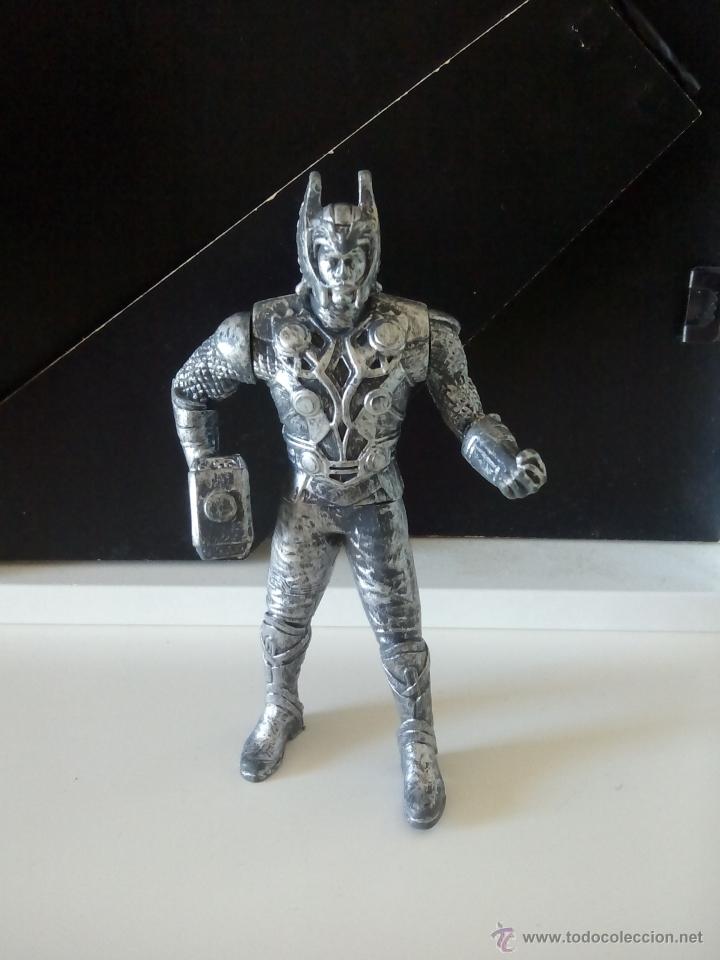 Figuras y mu&ntilde;ecos Marvel: Figura de Thor de 11 cms. Original de Marvel - Burger King. - Foto 1