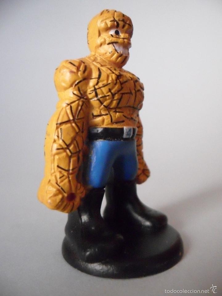 Figuras y mu&ntilde;ecos Marvel: MARVEL HEROES LA COSA FIGURA TIPO KINDER 2008 - Foto 3