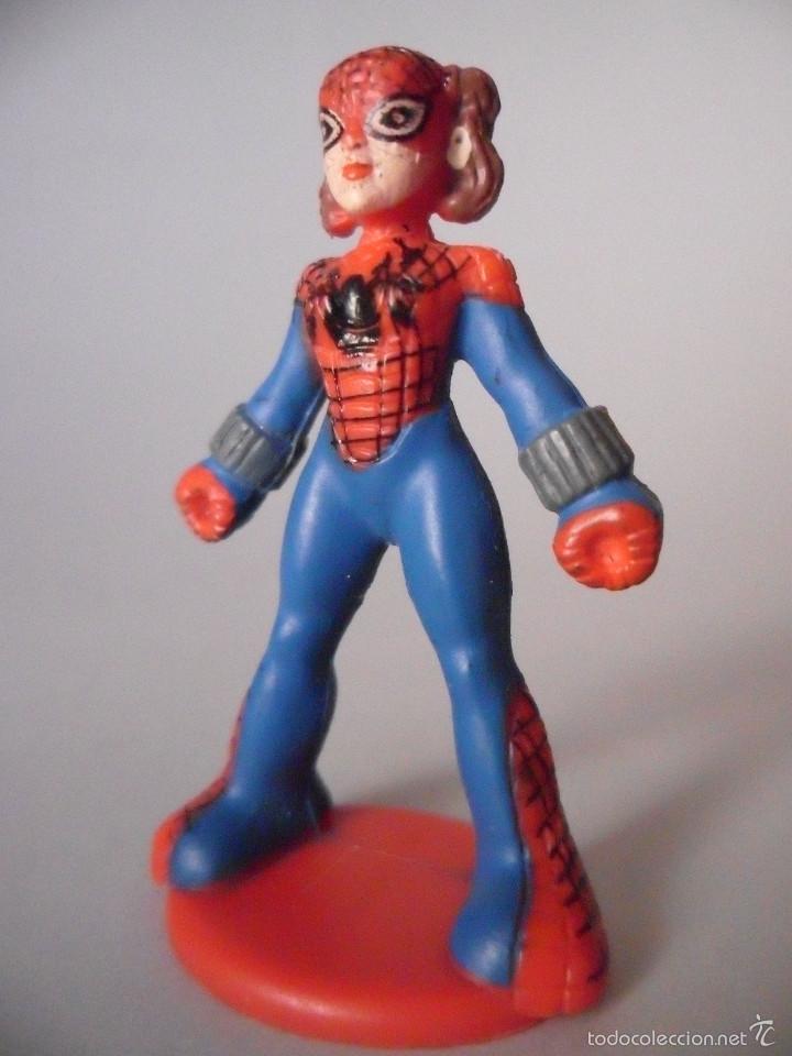 Figuras y mu&ntilde;ecos Marvel: MARVEL HEROES SHE SPIDERMAN FIGURA TIPO KINDER 2011 - Foto 2