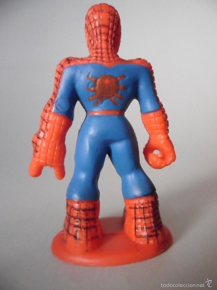 Figuras y mu&ntilde;ecos Marvel: MARVEL HEROES SPIDERMAN FIGURA TIPO KINDER 2011 - Foto 4