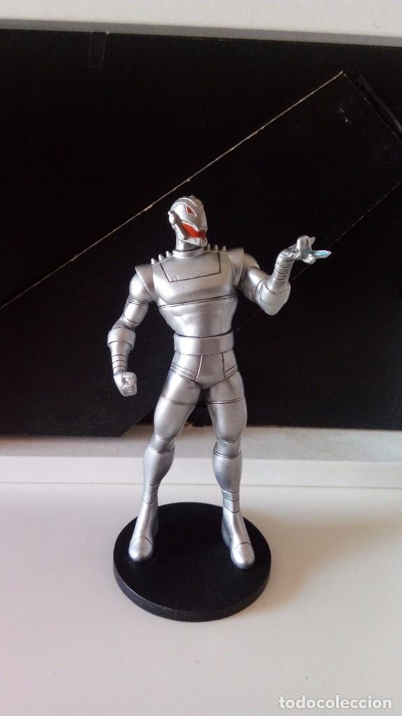 Figuras y mu&ntilde;ecos Marvel: Figura de Ultron. Los vengadores. Marvel Disney. De 10 cms. - Foto 1